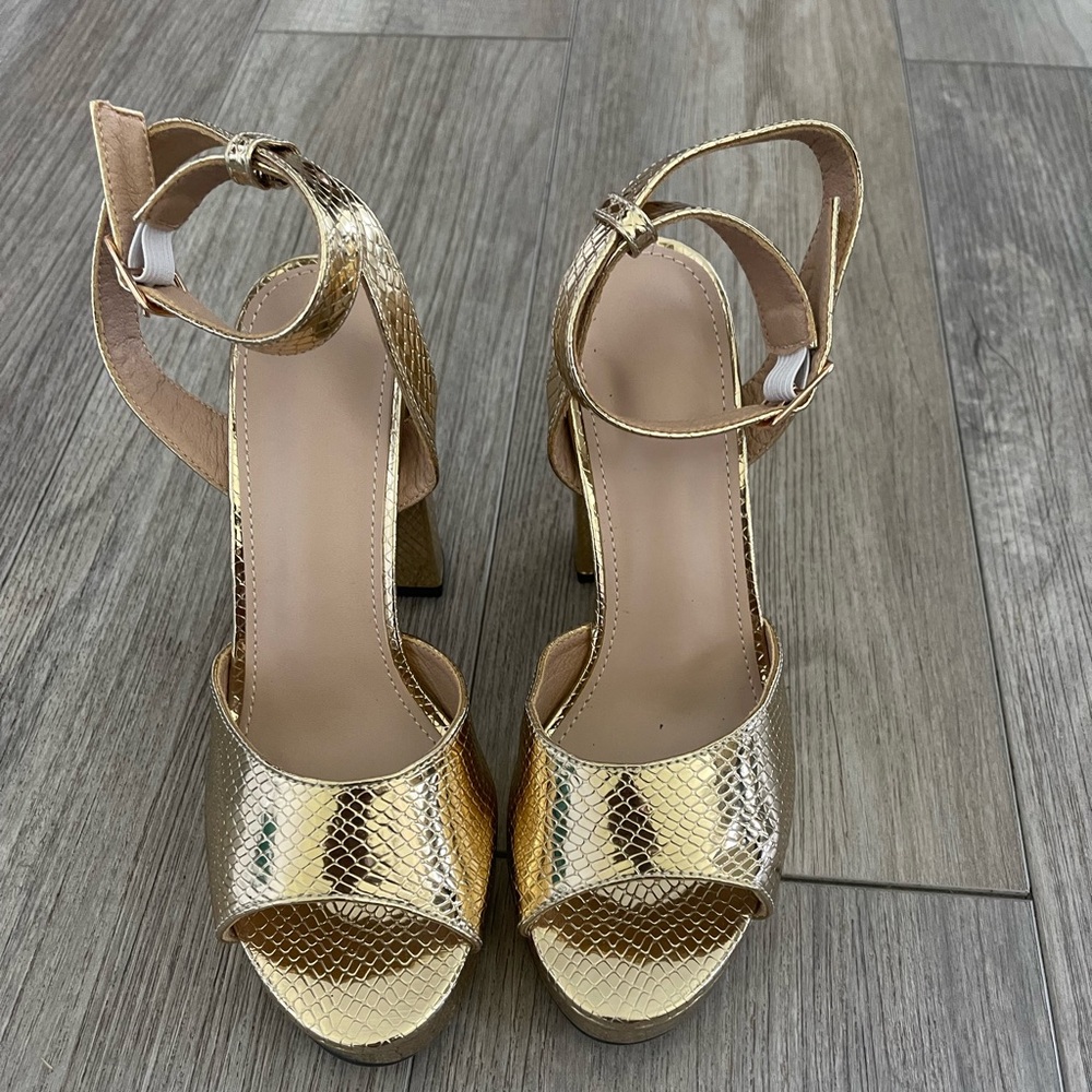 Gold Heels - Picture 3 of 7